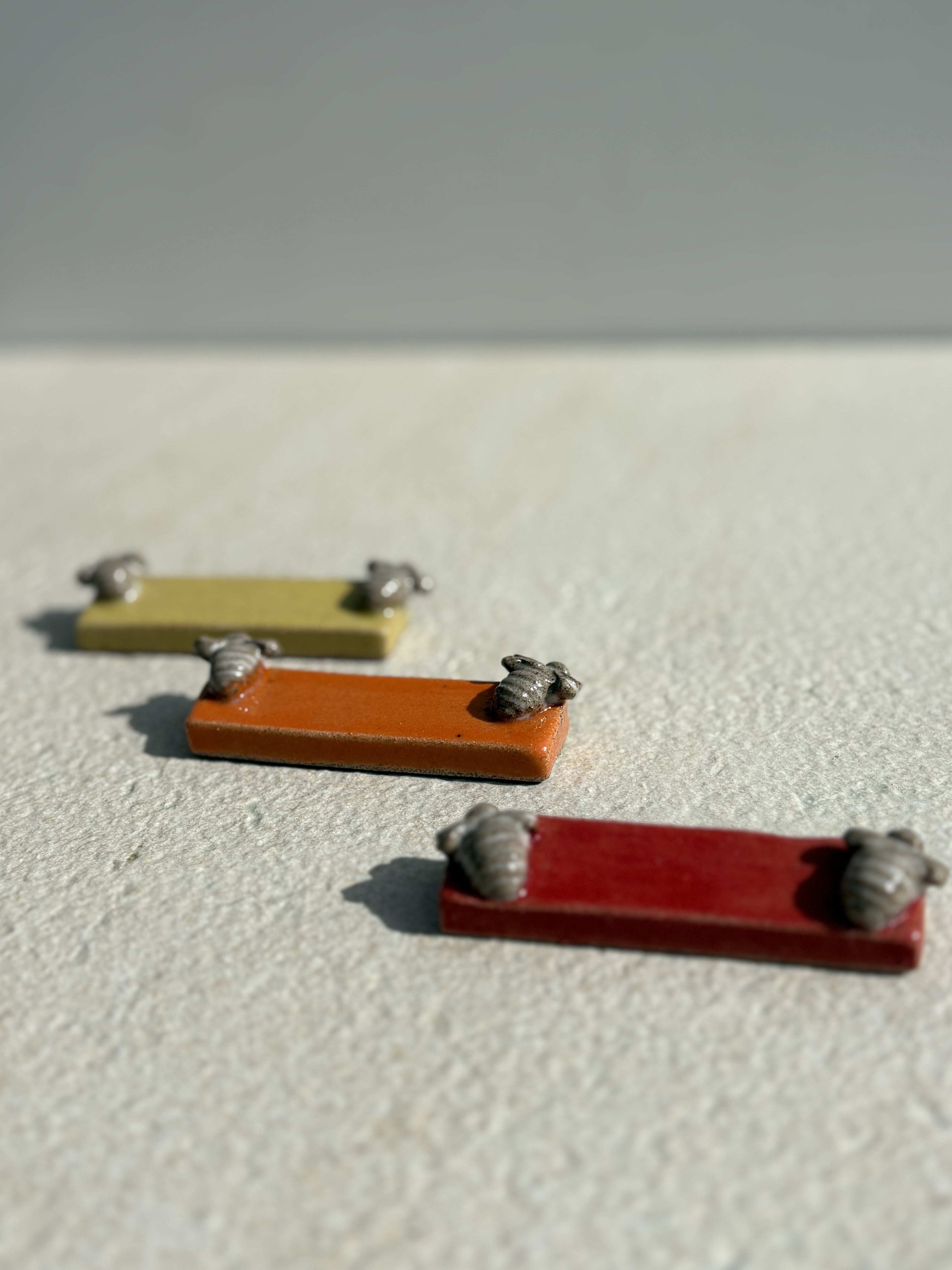 Porte couverts abeilles